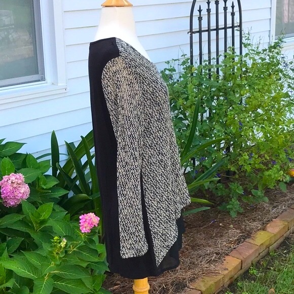 Lucy & Laurel Hi Lo Mixed Media Top - Picture 4 of 13